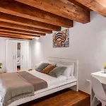 Open Sicily Homes - Near The Train Station Hotel apartamentowy 4*