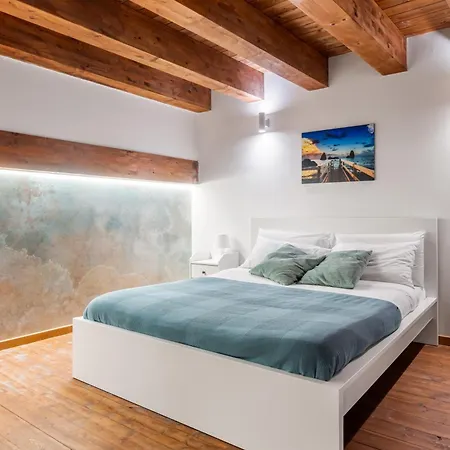 Open Sicily Homes - Near The Train Station Aparthotel